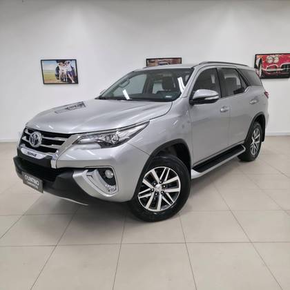TOYOTA HILUX SW4 2.8 SRX 4X4 16V TURBO INTERCOOLER DIESEL 4P AUTOMÁTICO